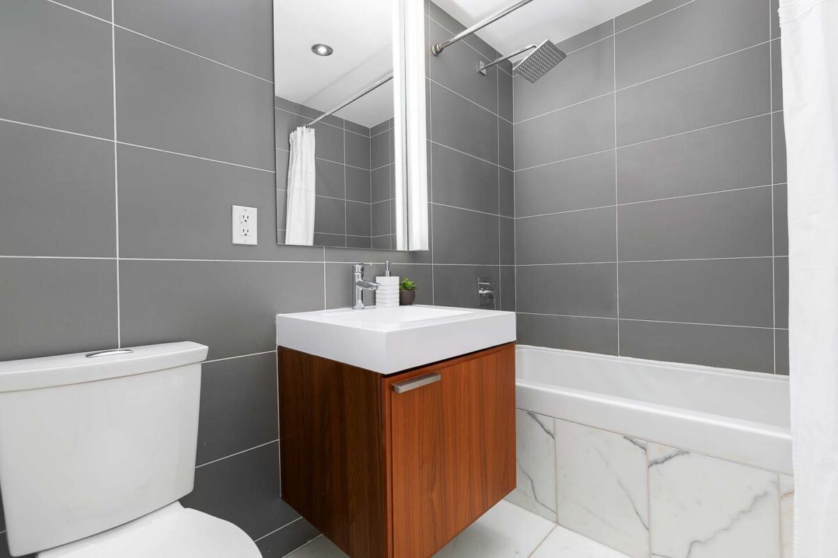 318 King Street East Suite 1406 in St. Lawrence Market, Toronto - Maggie Lind Real Estate Team