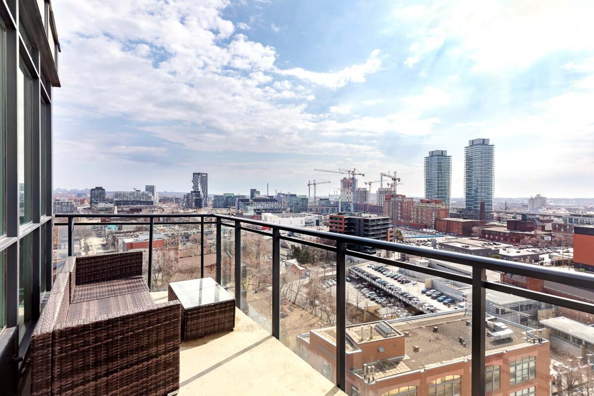 318 King Street East Suite 1406 in St. Lawrence Market, Toronto - Maggie Lind Real Estate Team